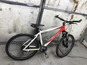 велосипед 26 размер: Продаю оригинальный Велосипед! Giant рама алюминиевая 19 размер Колеса