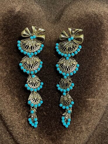 Zərgərlik dəstləri: Dəstə daxildir: Sırğa -da lalafo.az — 5 Zərgərlik dəstləri: Dəstə daxildir: Sırğa — 5