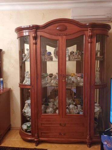 Divan və masa dəstləri: İşlənmiş, 4 qapılı Düz dolab, Qorka, Rumıniya