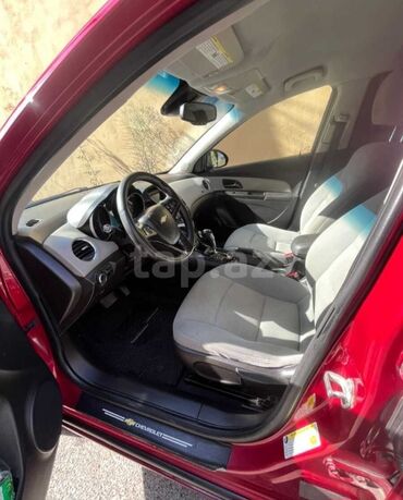 Chevrolet: Chevrolet Cruze sedan – RS paketli, qırmızı rəng. - Kuzov: 4 qapılı — 6