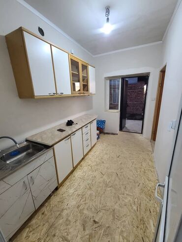 продажа квартир, бишкек 3 комн кв 106 серии: 40 м², Без мебели