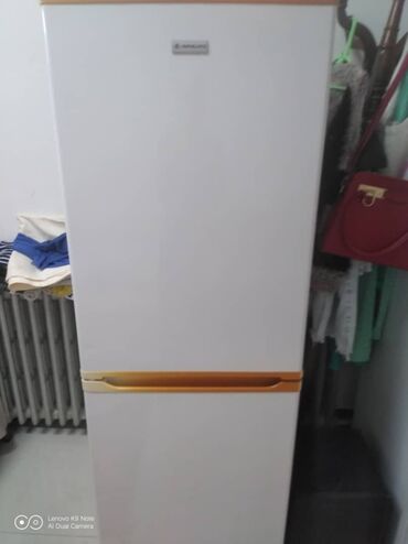 маленький холодильник: Холодильник Avest, Б/у, Двухкамерный, No frost, 60 * 160 * 60