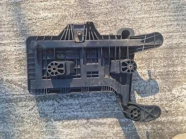 Car Electrical Components: GOLF 5, GOLF 6, PASAT B6, B7 NOSAČ AKUMULATORA | Golf 5, Golf 6 — 1