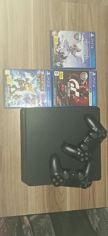 PS4 (Sony Playstation 4): PlayStation 4 (PS4) Slim konsol paketi Daxildir: - PS4 Slim konsol — 2