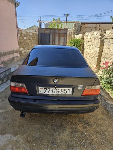 BMW: BMWe 36 markalı, tund goy sedan avtomobil. avtamat suret qutusu 1.6