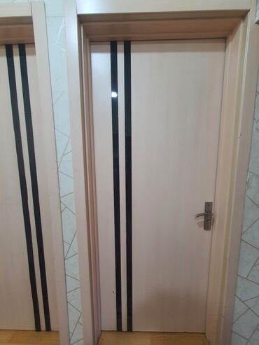 Furnitura və aksessuarlar: Otaq qapilari satilir