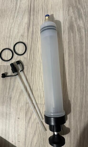 Трубки, патрубки, шланги: Шприц 500грамм для замены масел жижа — 1