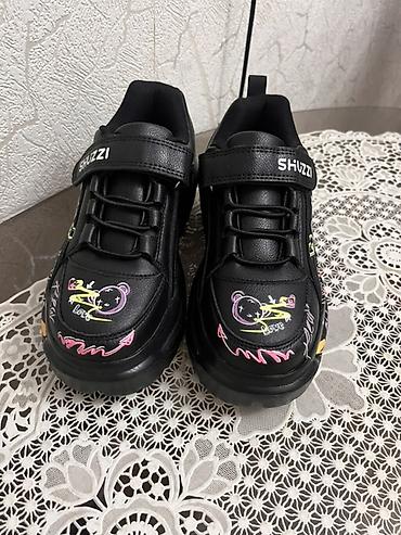 nike react: Детские кроссовки SHUZZI, черные, с ярким принтом - Дизайн: черная — 1