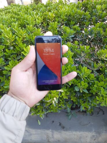 iphone 3gs: IPhone 7 | 128 GB Qara | Barmaq izi