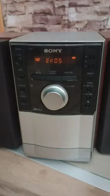 Zvučnici i stereo sistemi: 1. Sony CMT-CPZ2 Micro HiFi System 80€ 2. **Sony CMT-EH10 Micro Hi-Fi — 9