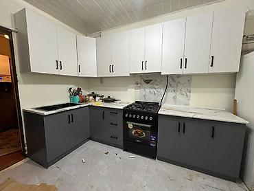 Кухонные гарнитуры: Кухонный гарнитур — 42