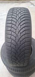 Gume i felne: Prodajem 4kom polovne zimske auto gume dimenzije 215 65 R16 Toyo u — 4