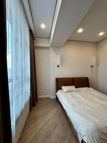 средний жал: 2 комнаты, 57 м², 7 мкр Элитка, 15 этаж, Дизайнерский ремонт — 3