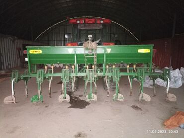 селхоз технику: Кукурузный культиватор 7 рядный с подачей удобрений