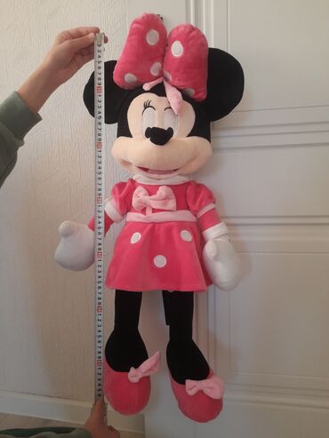 Oyuncaqlar: Böyük ölçülü yumşaq Minnie Mouse oyuncağı - Təxminən 100 sm hündürlük