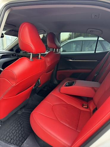 kamri 75: Toyota Camry: 2022 г., 2.5 л, Гибрид, Седан — 5