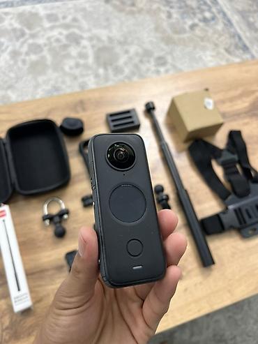 meta quest: Экшн‑камера 360° Insta360 ONE X2 с комплектом аксессуаров. Основные — 2