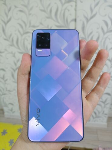 телефоны дешовые: Vivo V21e, Б/у