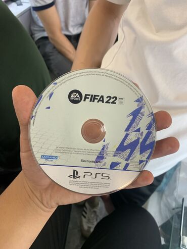 игры на playstation 2: FIFA22