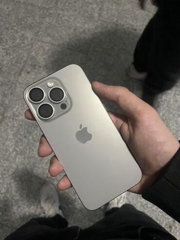 Honda: IPhone 15 Pro, 128 GB, Gümüşü, Simsiz şarj