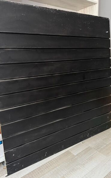 полка для хлеба в магазин: ЭКОНОМ ПАНЕЛИ (дерево) размер 120 * 120 В наличии 2 шт (крючки 5см -