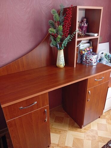 офисная мебель баку: İşlənmiş, Kvadrat masa
