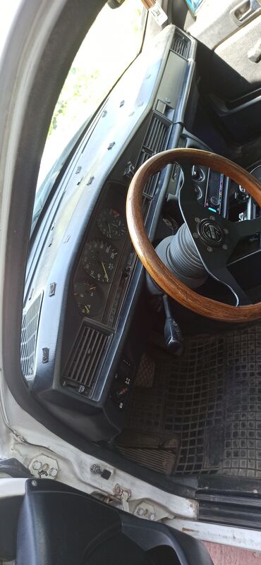 Другие автозапчасти: Запчасти На Мерседес 190,102мотор, инжектор 2куб,1991год, мотор — 14