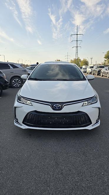 цельсиор тойота: Toyota Corolla: 2023 г., 1.8 л, Вариатор, Гибрид — 1