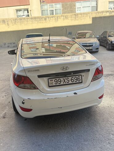 Şüşələr: Arxa, Hyundai accent, 2011 il