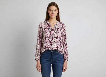 bluzki w serek plus size: Жіноча блуза, розмір M