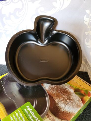 Ostalo posuđe: Pleh,kalup,nov,vintaz za torte jabuka,original Kaiser.Nemacka. Nov — 1