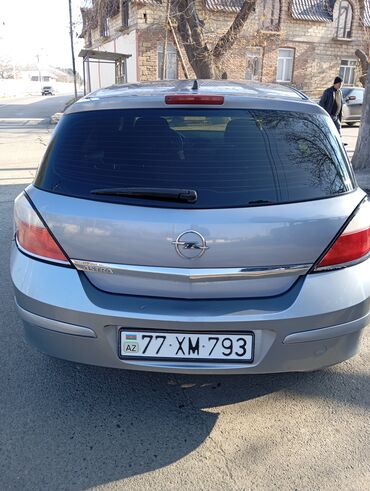 Opel: Opel Astra H hatchback - Kuzov: 5 qapılı hatchback, gümüşü rəng - — 5