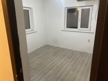 3 ком кв в бишкеке: 2 комнаты, Собственник, Без подселения, С мебелью частично