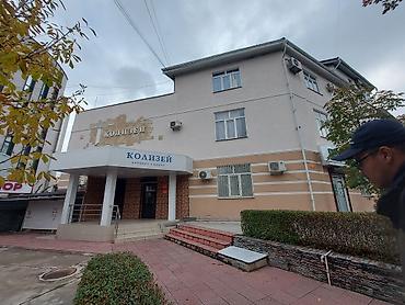 Коммерциялык мүлк: Ижарага Кеңсе бөлмөсү: Ижарага Колл-центр, Авиакасса, Нотариус, 18 м², Бизнес борборунда, Ремонту менен, Биринчи катар, Өзүнчө кире бериши менен, Бийик шыптар менен — 3