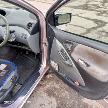 Toyota: Toyota Vitz: 1999 г., Бензин, Хэтчбэк — 9