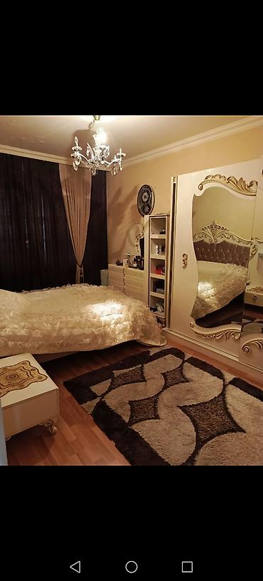 Mənzillər: Bakı, 8-ci mikrorayon, 3 otaqlı, Köhnə tikili, m. Azadlıq Prospekti, 72 kv. m — 2