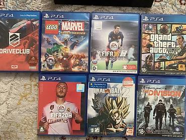 PlayStation 4 Fat, третья ревизия на фото) + набор дисков 408 гб