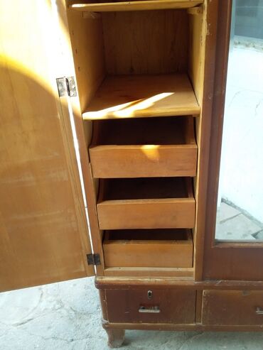 Dolablar: Açılan, 2 qapılı Düz dolab, Şifonyer — 7