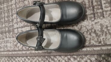 туфли женские бежевые: Туфли девоч. Состояние отличное размер 31. Цена 400сом