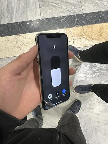 Apple iPhone: IPhone 11 Pro, Б/у, 64 ГБ, Белый, Зарядное устройство, Чехол, Кабель, 68 % — 10