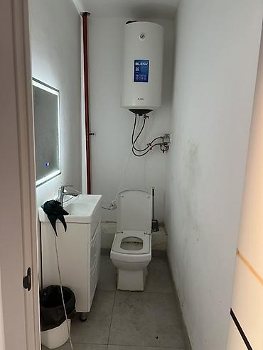 Коммерциялык мүлк: Ижарага Толугу менен кеңсе: 500 м², Турак үйдө, Биринчи катар — 5