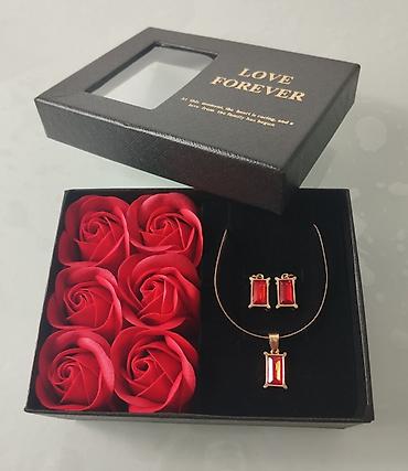moderne zlatne mindjuse: Set nakita “Love Forever” – ogrlica i minđuše u poklon kutiji sa — 1