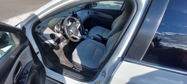 4 qapili niva satilir: Chevrolet Cruze: 1.4 l | 2014 il Sedan