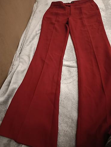 crna bundica zara: ZARA WOMAN pantalone – model sa blagim zvonom, crvene boje. - — 4