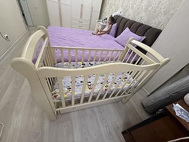 bed sheets: Детская кроватка из массива/МДФ в кремовом цвете. Характеристики: - — 4