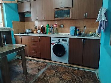Uzunmüddətli kirayə mənzillər: Yataqxana binası 3mertebenin 1ci mərtəbəsi qapı həyətə acilir.3 otaqlı — 3