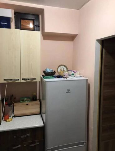 Uzunmüddətli kirayə mənzillər: Nəsimi rayonu Memar Əcəmi metrosunun yaxınlığında, 5 mertebeli binanın — 6