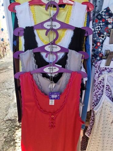 Majice na bretele: 1850 dinara
44,46 48 50