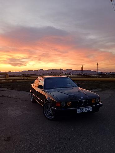 1989 bmw: BMW 7 Series E32 sedan - Kuzov: qara rəng, klassik E34 dizaynı — 2