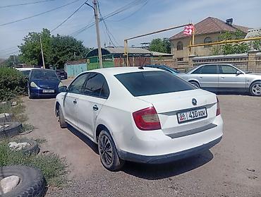 октавиа а7: Skoda Rapid: 2017 г., Автомат, Седан — 3